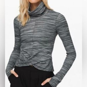 LULULEMON Melodic Movement Long Sleet